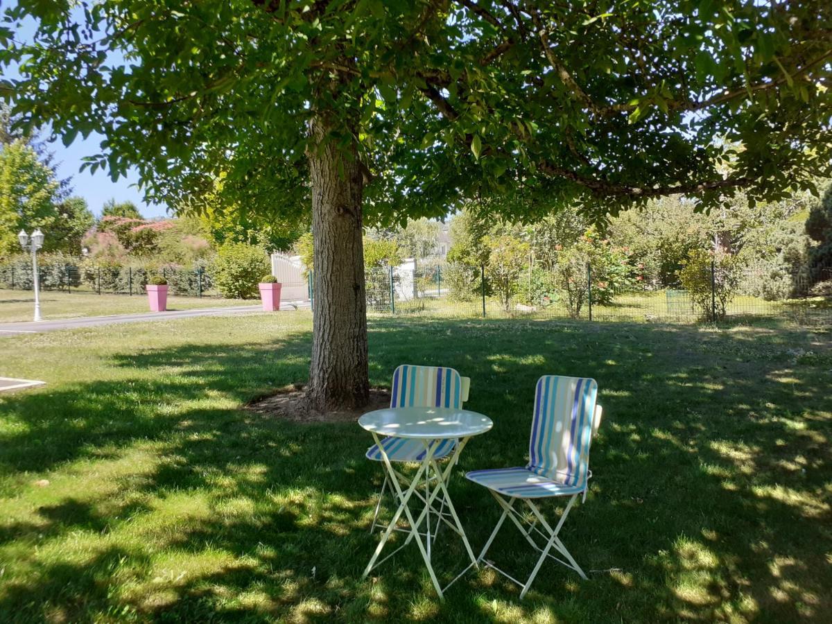 אמבואה Villa Le Clos De Mosny מראה חיצוני תמונה